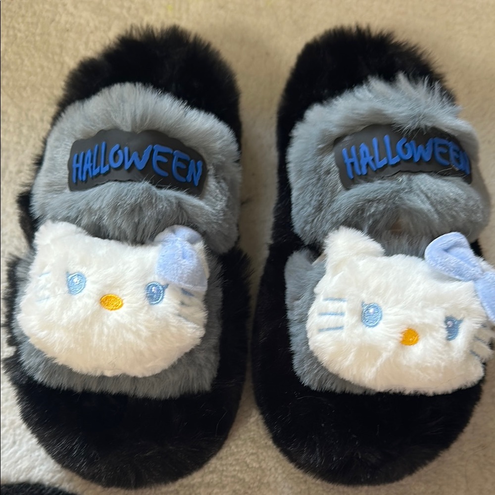 NEW Hello Kitty Halloween Black and Gray Indoors Slippers - size US 5.5-6